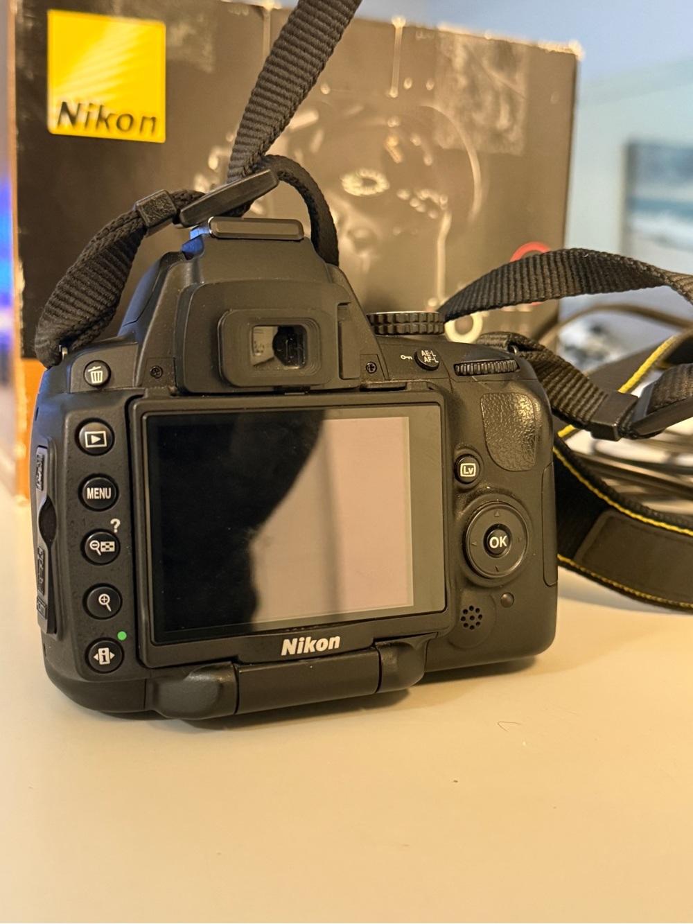 Nikon D5000 18-55mm VR Kit - Picture 2 of 5